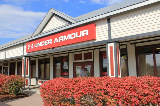 Outlet Malls in Vermont: Essex Outlets | OutletBound